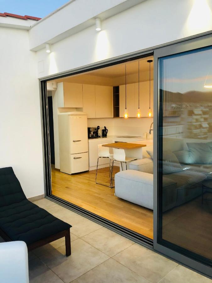 Amazing Suite At Glyfada With Sea View & Jacuzzi أثينا المظهر الخارجي الصورة
