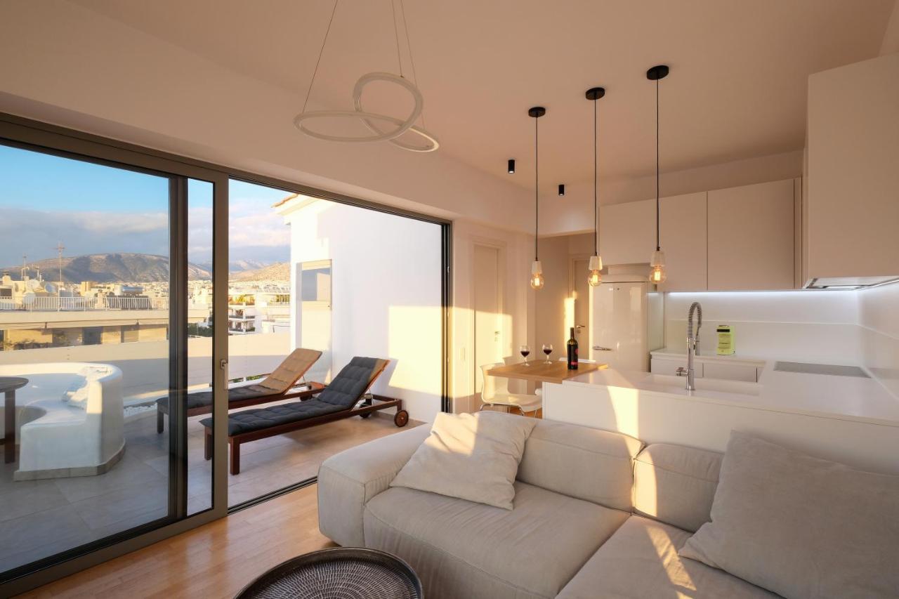 Amazing Suite At Glyfada With Sea View & Jacuzzi أثينا المظهر الخارجي الصورة